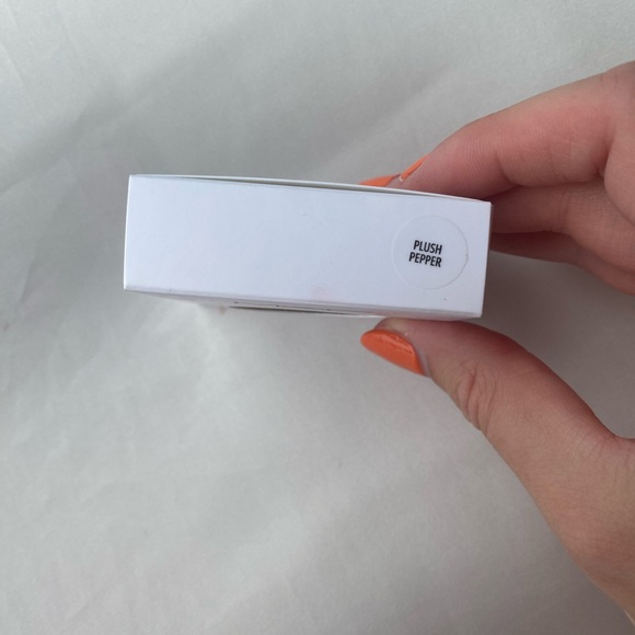 BNIB MAC Glow Play Blush in Plush Pepper - Picture 2 of 3